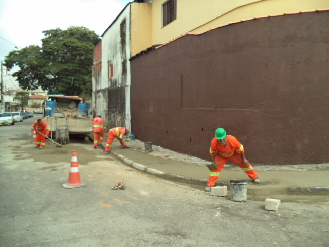 Secretário de SIURB visita obras de drenagem na zona sul