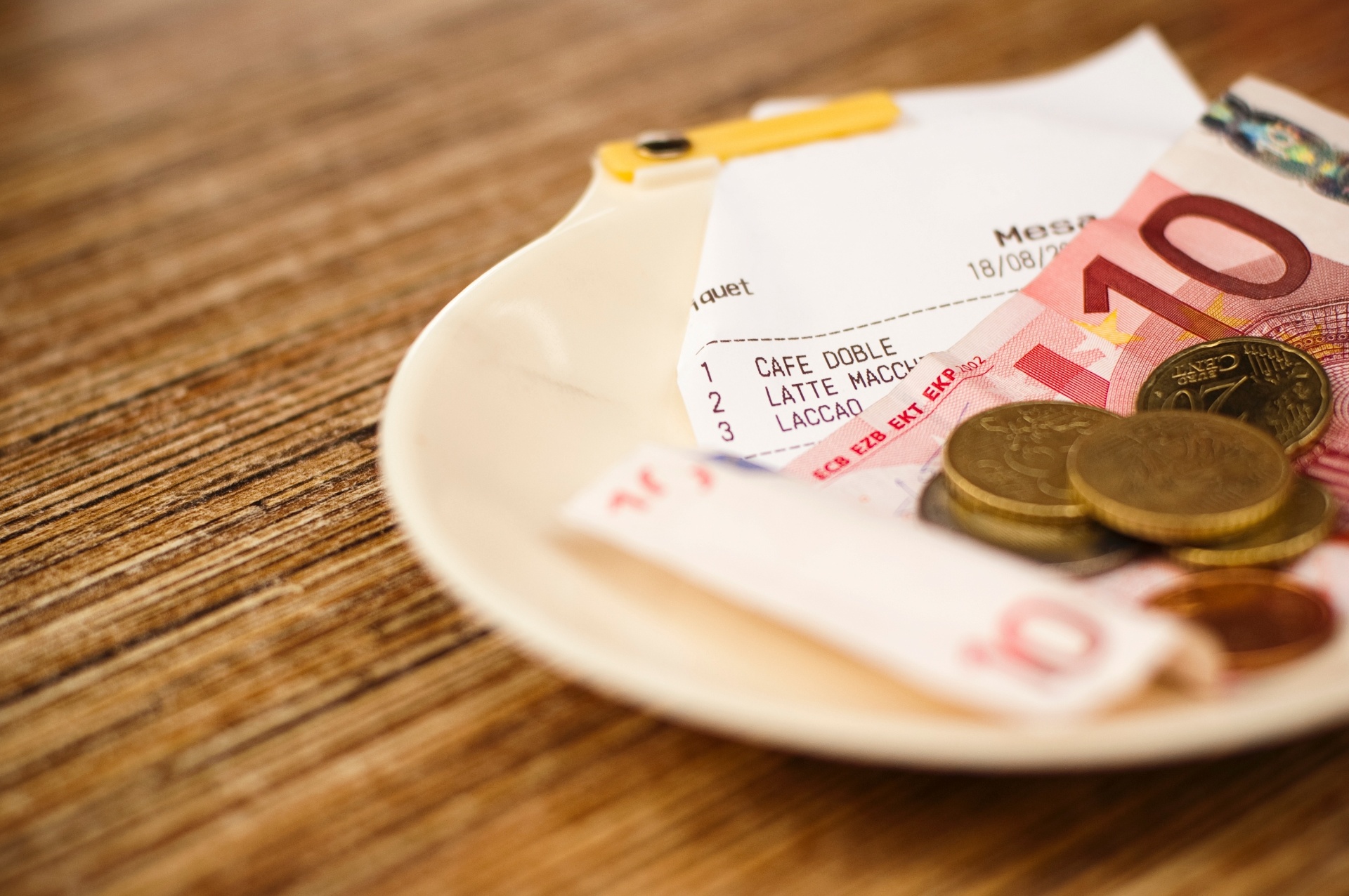 Temer sanciona regulamentação da gorjeta no País