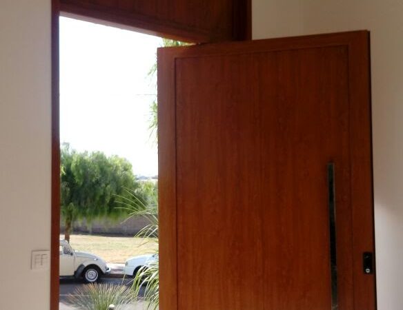 PVC protege portas e janelas de maresia em cidades litorâneas