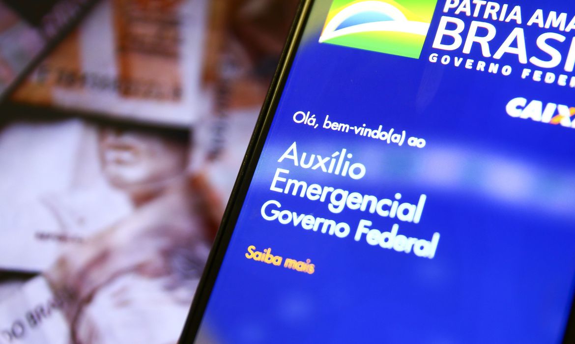 Aprovação do auxílio emergencial em Brasília